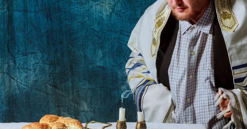 איש חוגג שבת