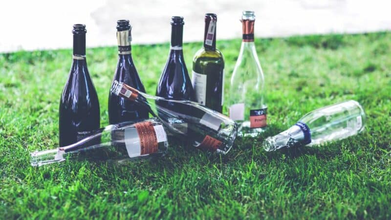 בקבוקי יין
